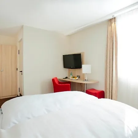 Hotel Jaegerhaus In Esslingen 3*