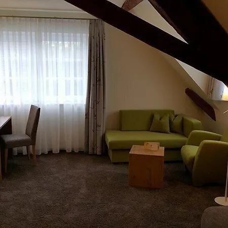 Hotel Jaegerhaus In Esslingen 3*