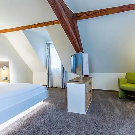 Hotel Jaegerhaus In Esslingen 3*